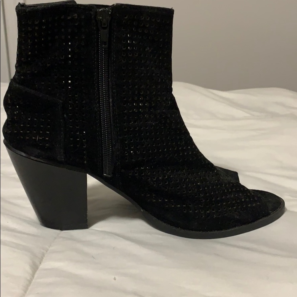 Rue 21 mesh booties L
